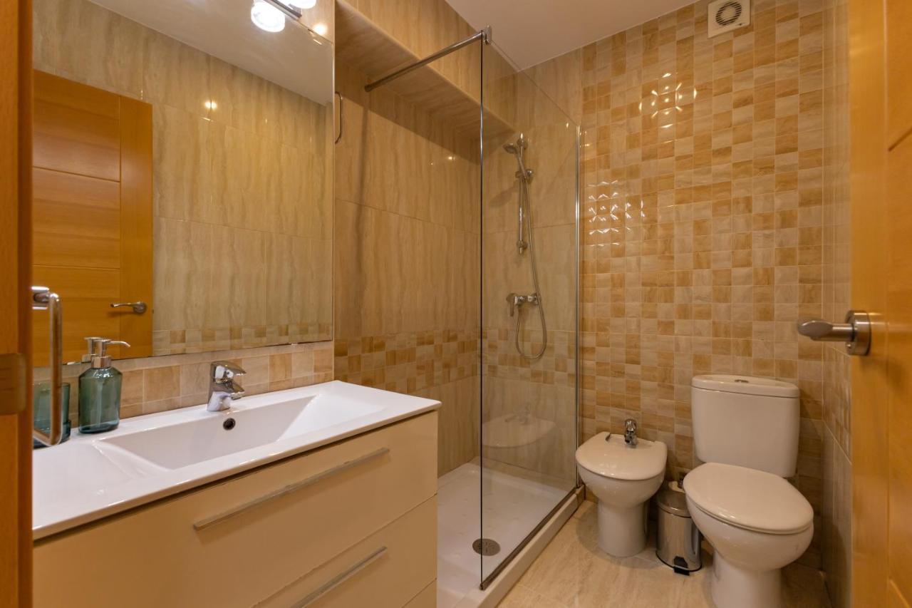 Charming 3 Bedroom Apartment At Triana Center By Oui Sevilla Exteriör bild