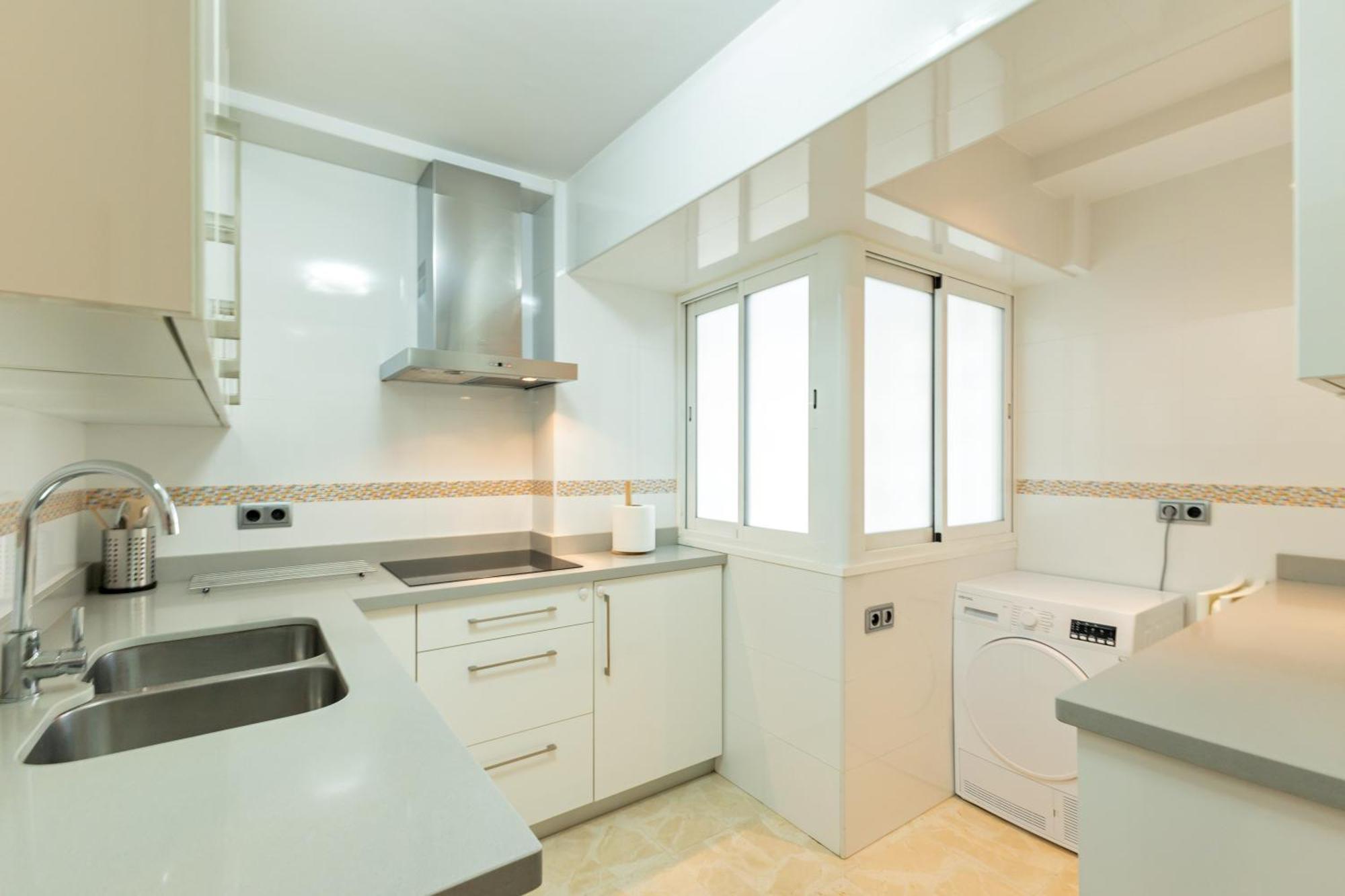 Charming 3 Bedroom Apartment At Triana Center By Oui Sevilla Exteriör bild